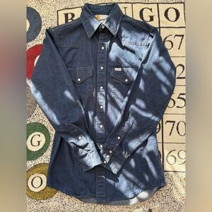 Carhartt denim snap-up jacket fits like a large